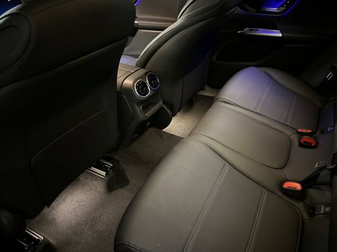 New 2026 Mercedes-Benz GLC 300 image 11