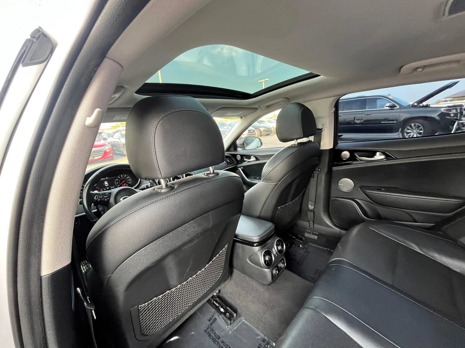 Used 2018 Kia Stinger Premium RWD image 32