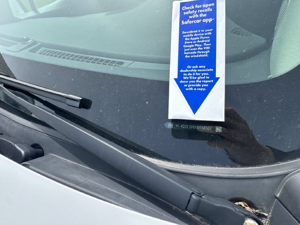 Certified 2022 Buick Encore Preferred AWD/4WD image 41