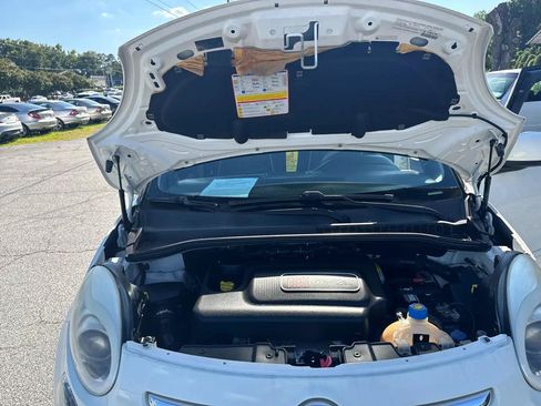 Used 2014 FIAT 500L Easy w/ Popular Equipment Group FWD image 24