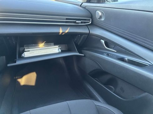 Used 2023 Hyundai Elantra SEL image 35