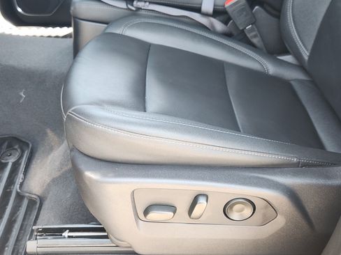 Used 2024 Chevrolet Silverado 1500 LT AWD/4WD image 25