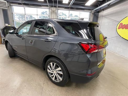Used 2023 Chevrolet Equinox LT FWD image 3