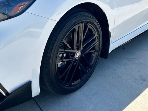 Used 2025 Toyota Camry SE w/ Convenience Package image 9