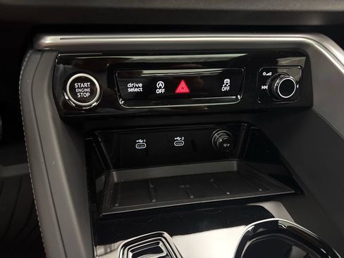 Used 2025 Audi Q5 Premium Plus w/ Premium Plus AWD/4WD image 27