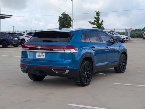 Used 2024 Volkswagen Atlas Cross Sport SE FWD image 5