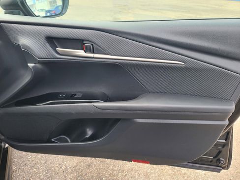 Used 2025 Toyota Camry SE image 22