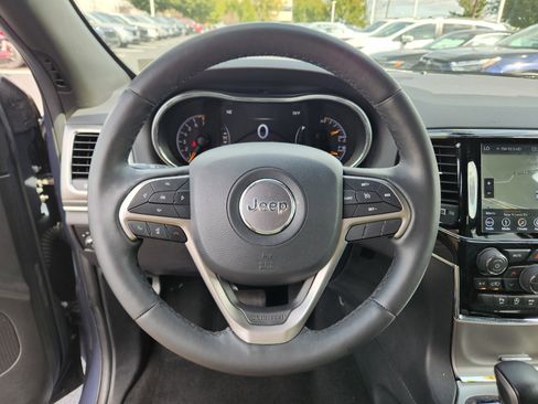 Used 2019 Jeep Grand Cherokee Limited w/ Trailer Tow Group IV image 17