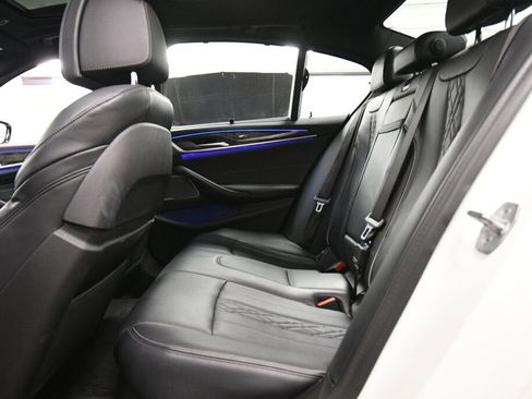 Used 2022 BMW M550i xDrive w/ Executive Package AWD/4WD image 23