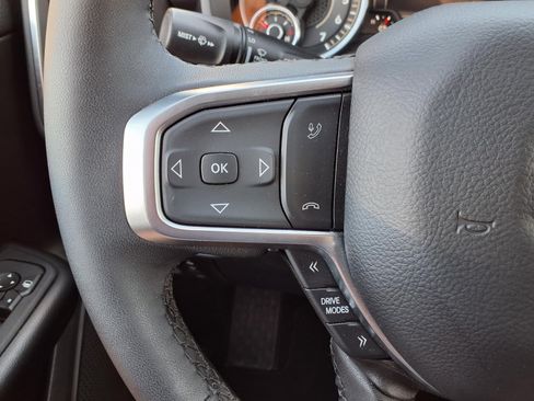 Used 2025 RAM 1500 Big Horn AWD/4WD image 12