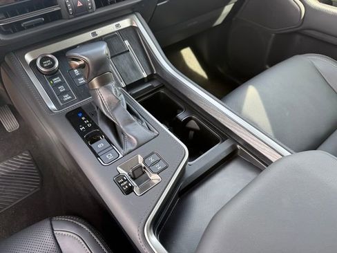 Used 2024 Lexus GX 550 image 26