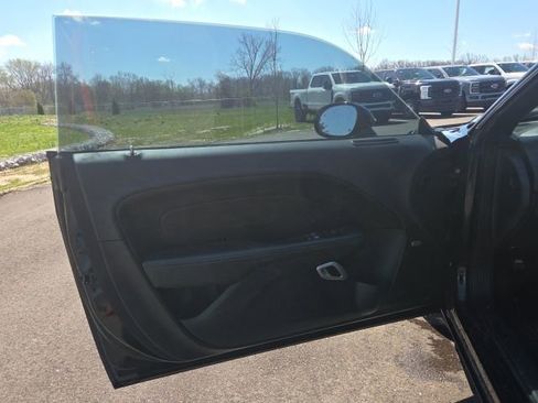 Used 2016 Dodge Challenger SXT Plus image 13