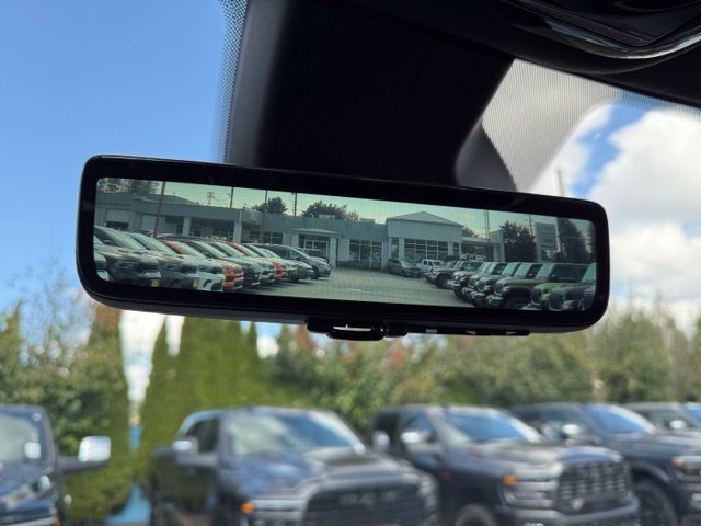 Used 2023 Jeep Grand Wagoneer L Series III w/ Rear Seat Video Group 1 AWD/4WD image 32