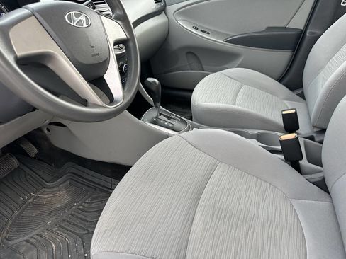 Used 2017 Hyundai Accent SE image 3