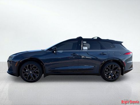 New 2026 Toyota Crown Signia AWD/4WD image 3