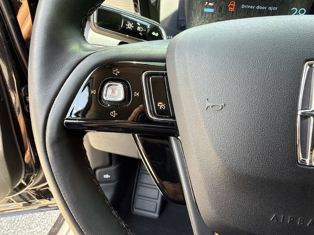 Certified 2024 Lincoln Corsair Grand Touring w/ Equipment Group 301A AWD/4WD image 31