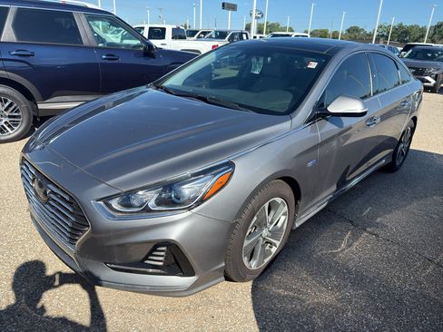 Used 2018 Hyundai Sonata Limited w/ Ultimate Package 02 FWD image 3