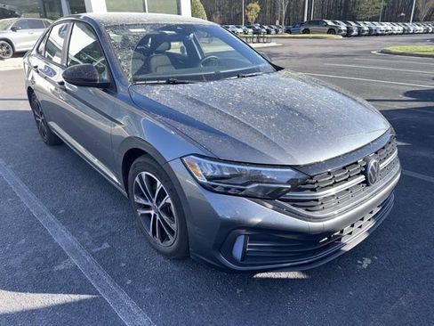 Certified 2024 Volkswagen Jetta Sport image 4