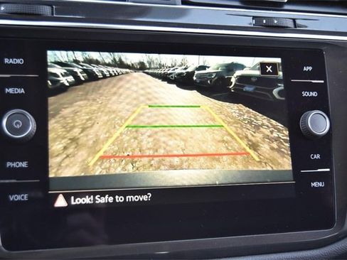 Certified 2022 Volkswagen Tiguan SE w/ Panoramic Sunroof Package image 13