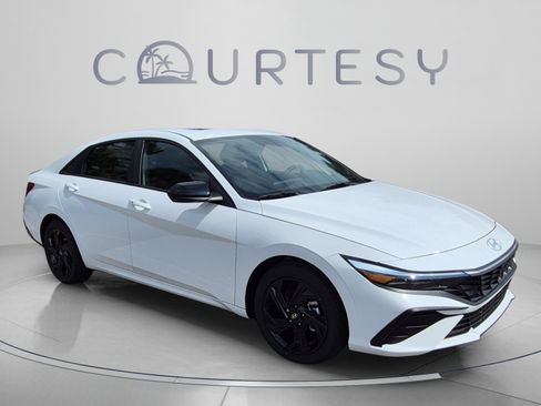 New 2026 Hyundai Elantra SEL Sport FWD image 7