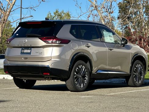 New 2026 Nissan Rogue Platinum w/ Platinum Premium Package image 4