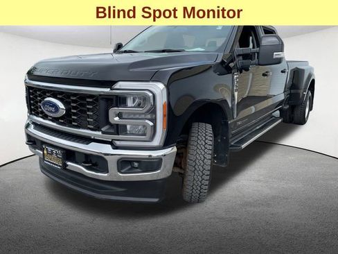 Used 2023 Ford F350 Lariat image 5