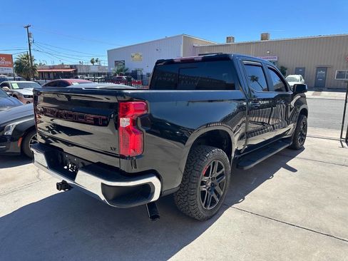Used 2022 Chevrolet Silverado 1500 LT w/ Convenience Package II RWD image 2