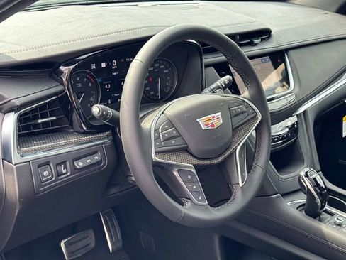 New 2026 Cadillac XT5 Sportv w/ LPO, Onyx Lite Package image 19