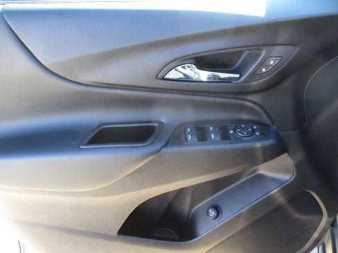 Used 2024 Chevrolet Equinox LT image 31