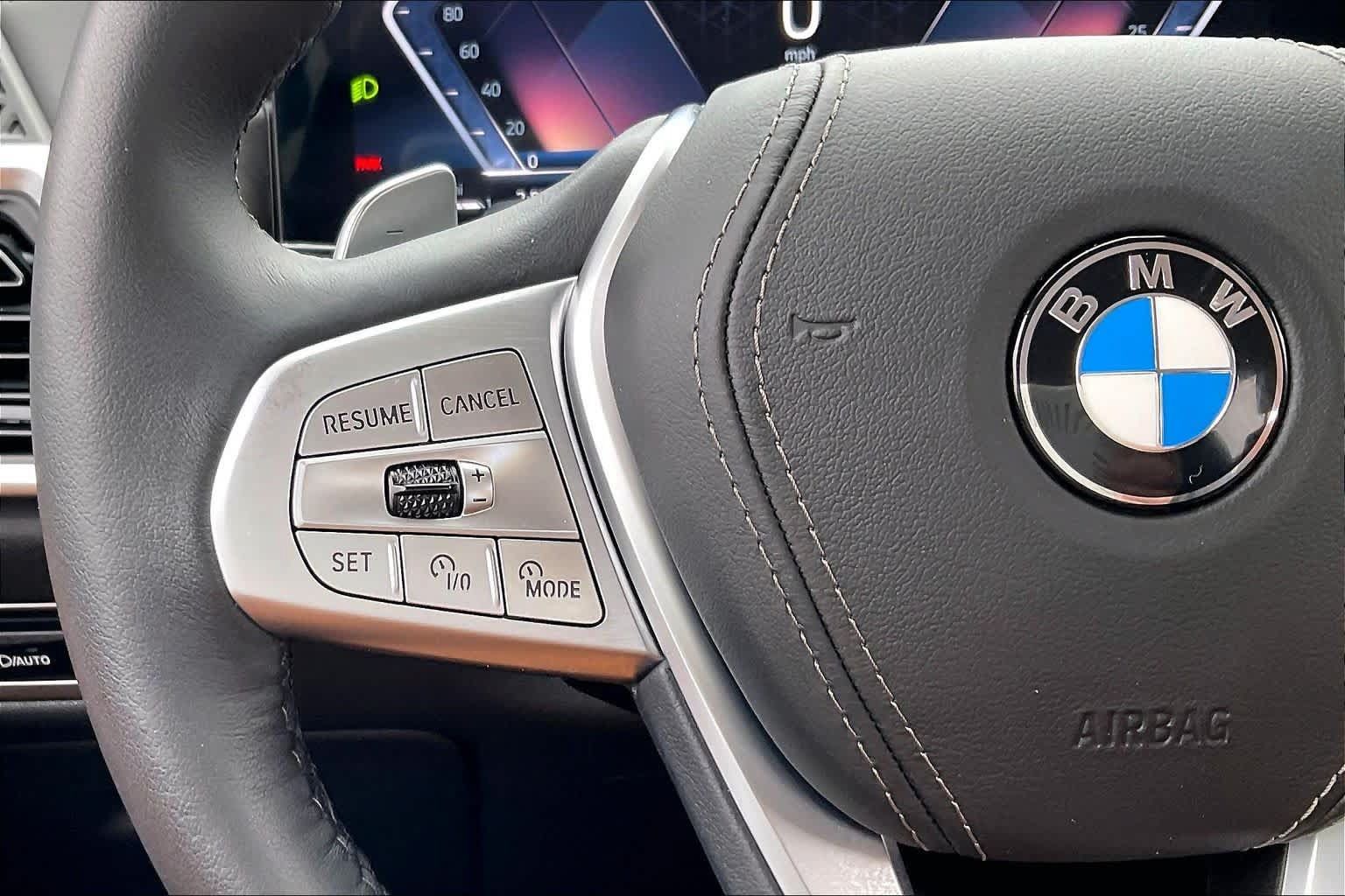 Used 2025 BMW X7 xDrive40i w/ Premium Package AWD/4WD image 26