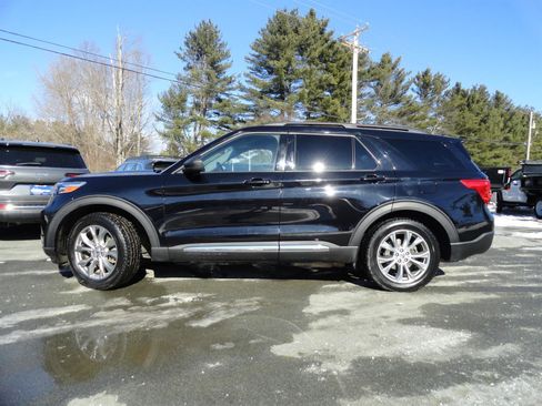 Certified 2020 Ford Explorer XLT w/ Equipment Group 202A image 8