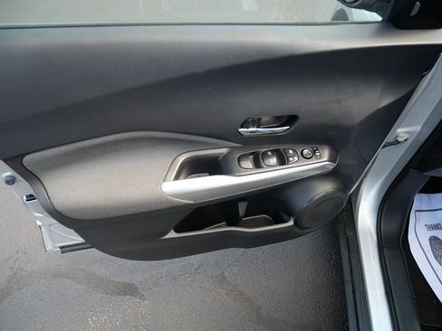 Used 2019 Nissan Kicks SV FWD image 16