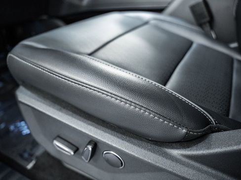 Certified 2025 Ford F150 Lariat w/ Equipment Group 502A High image 42