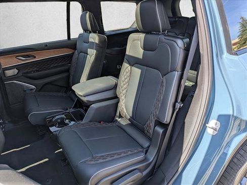 New 2026 Jeep Grand Cherokee L Summit w/ Obsidian Package AWD/4WD image 17