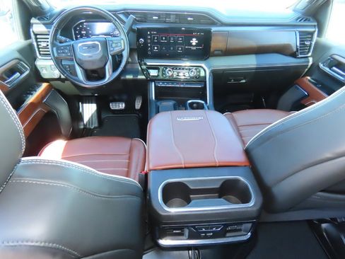 Used 2024 GMC Sierra 3500 Denali Ultimate image 22