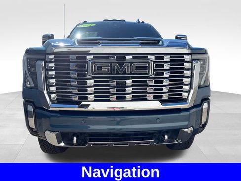 Used 2024 GMC Sierra 2500 Denali w/ Technology Package AWD/4WD image 8