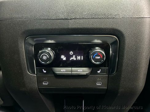 Used 2026 Chevrolet Suburban Z71 w/ Comfort Package image 29