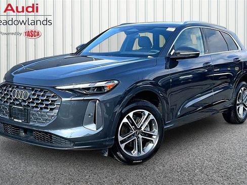 Used 2025 Audi Q5 Premium w/ Convenience Package image 1