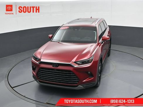 Used 2024 Toyota Grand Highlander AWD image 57