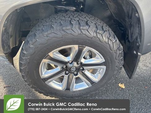 Used 2017 Toyota Tacoma Limited w/ Tow Package image 40