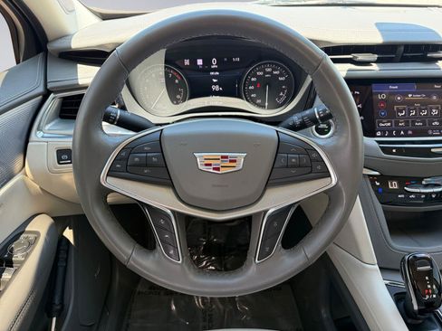 Used 2023 Cadillac XT5 Premium Luxury w/ Technology Package AWD/4WD image 22