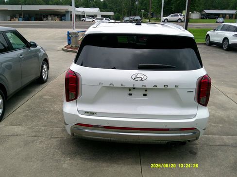 Used 2025 Hyundai Palisade Calligraphy AWD/4WD image 3