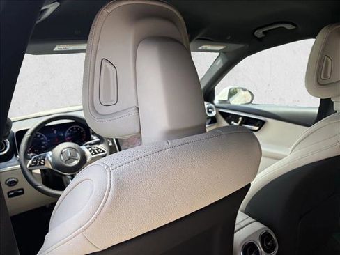 Used 2025 Mercedes-Benz GLC 300 image 18