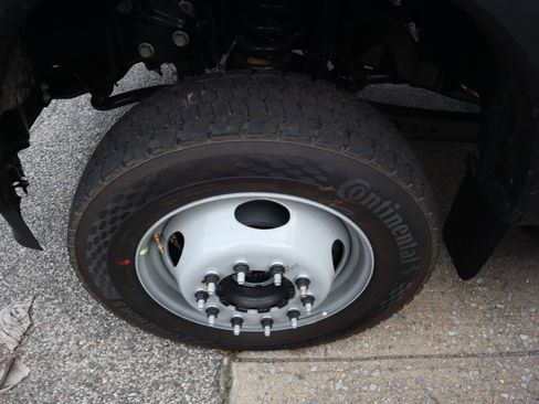 New 2026 Ford F550 4x4 Crew Cab image 8