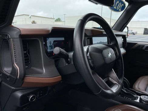 Used 2024 Ford Bronco Outer Banks AWD/4WD image 27