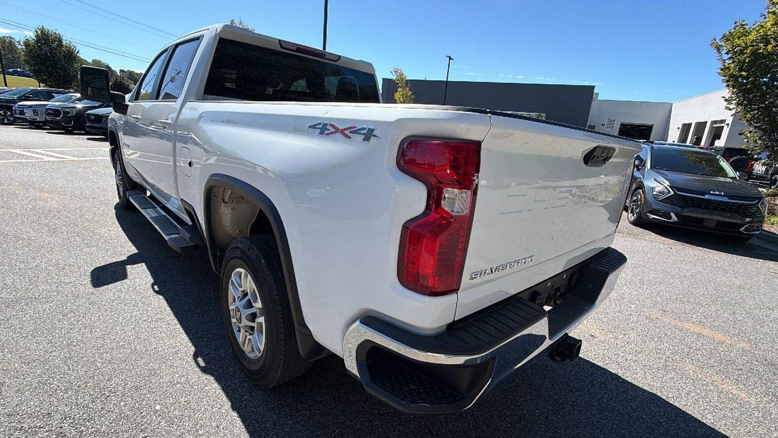 Used 2025 Chevrolet Silverado 2500 LT w/ Convenience Package AWD/4WD image 10