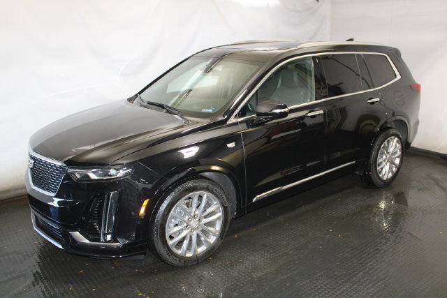Used 2024 Cadillac XT6 Premium Luxury w/ Technology Package AWD/4WD image 2