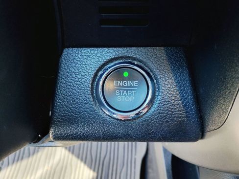 Used 2021 Ford Expedition Max XLT image 25