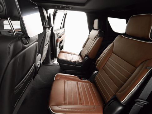 Used 2023 GMC Yukon Denali Ultimate image 29