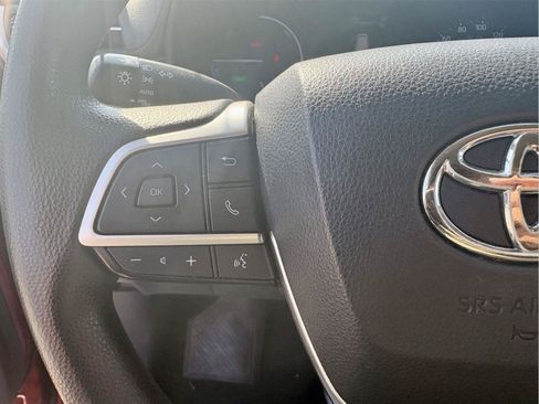 Used 2021 Toyota Sienna LE FWD image 19